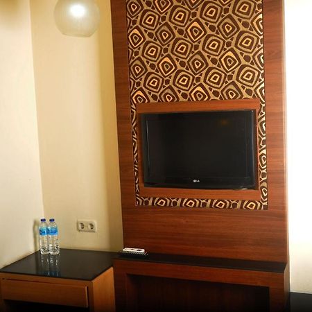 Ams Penthouse Hotel Jakarta Exterior photo