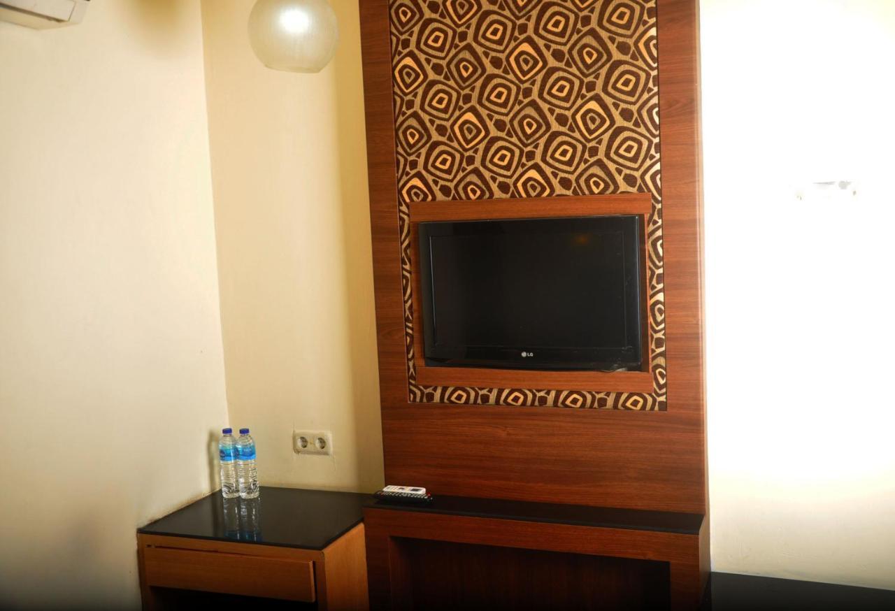 Ams Penthouse Hotel Jakarta Exterior photo