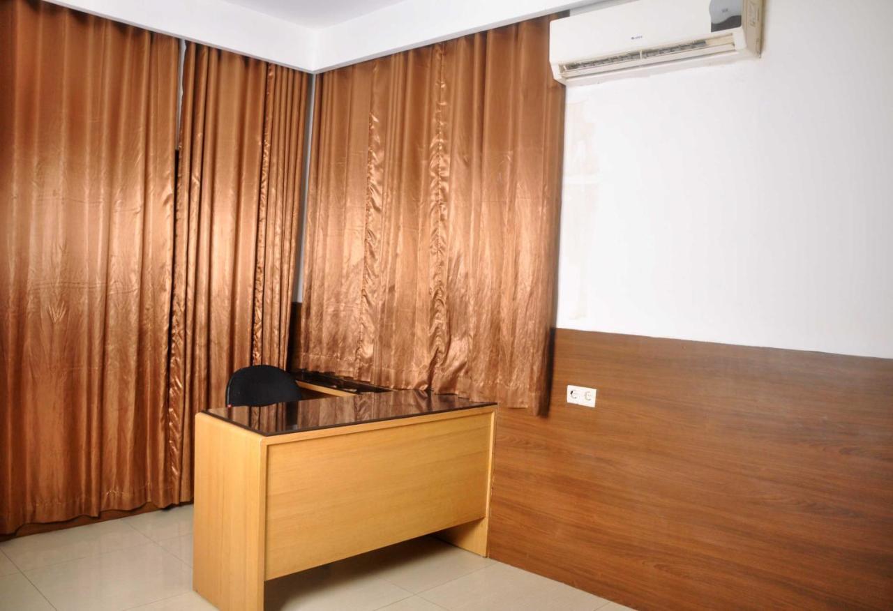 Ams Penthouse Hotel Jakarta Exterior photo
