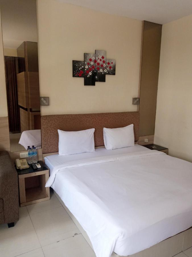 Ams Penthouse Hotel Jakarta Exterior photo